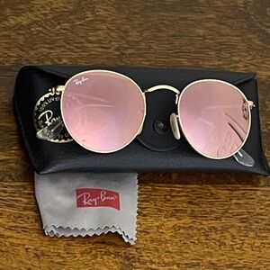 Women’s Round Ray-Ban sunglasses gold pink summer shades